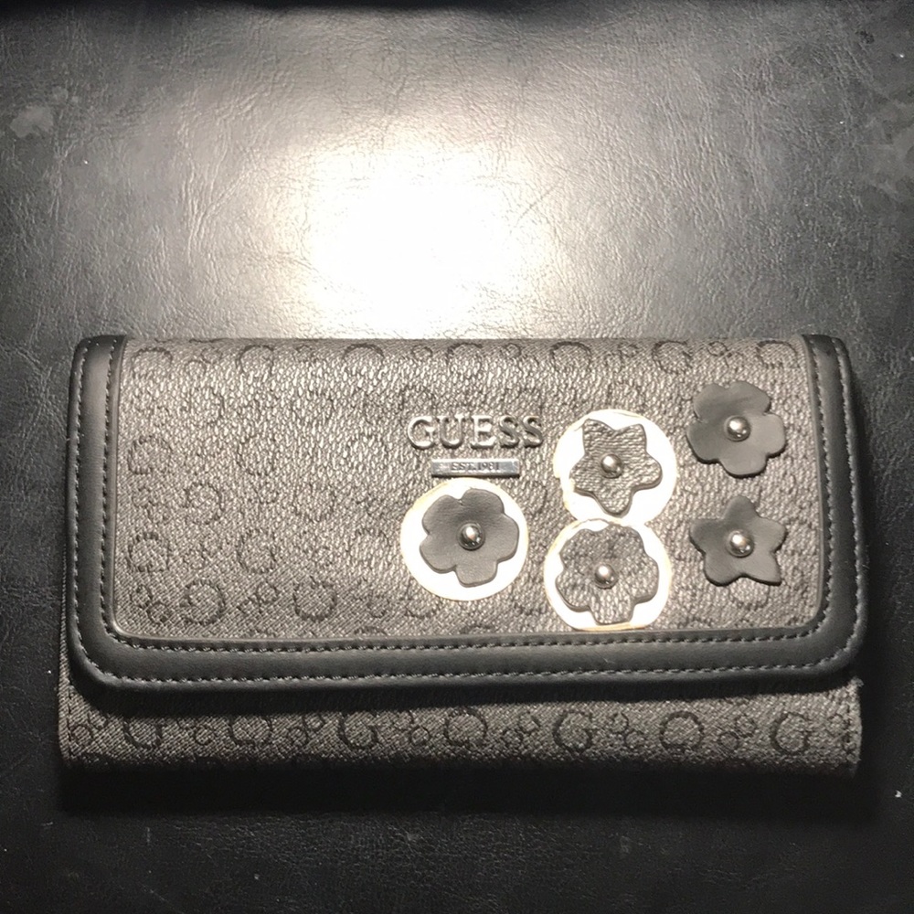 Guess black floral purse and wallet - Picture 2 of 11